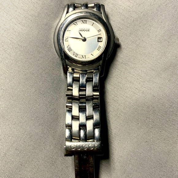 Classic Gucci Steel Watch - Picture 1 of 4